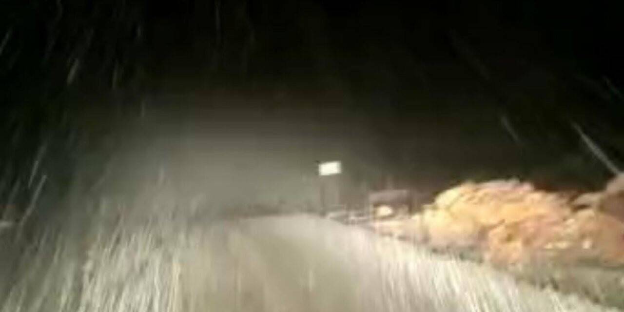 Silvan’da mevsimin ilk karı yağdı