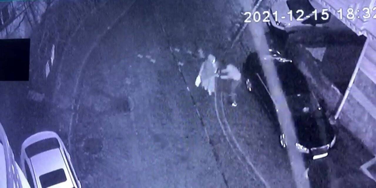 Esenyurt’ta gasp edilen kanser hastası yaşlı kadın yerde metrelerce sürüklendi