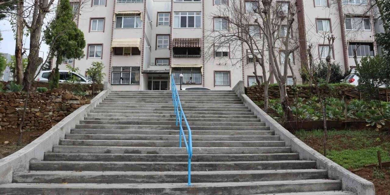 İzmit’te 3 ayrı mahalleye yeni merdiven