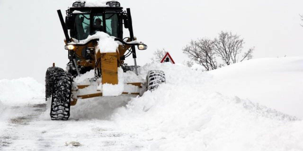Yoğun kar sebebiyle 523 yol ulaşıma kapandı