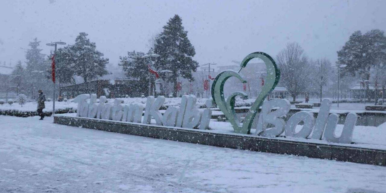 Bolu kent merkezi beyazlara büründü