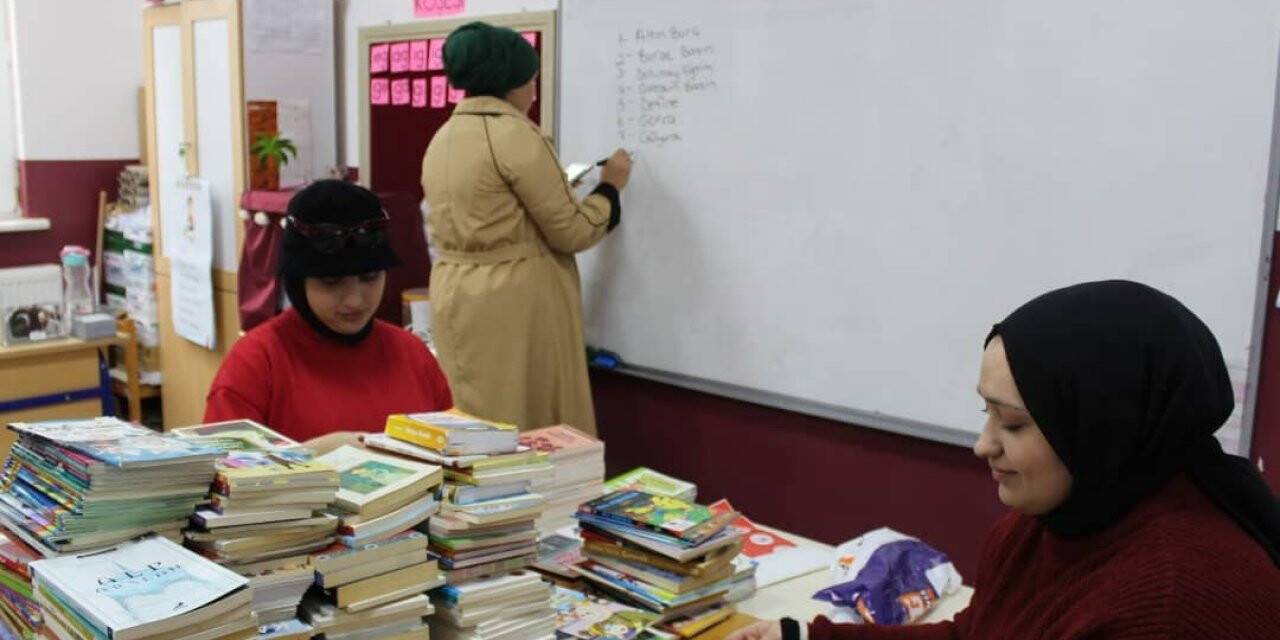 OMÜ öğrencilerinden kütüphane seferberliği