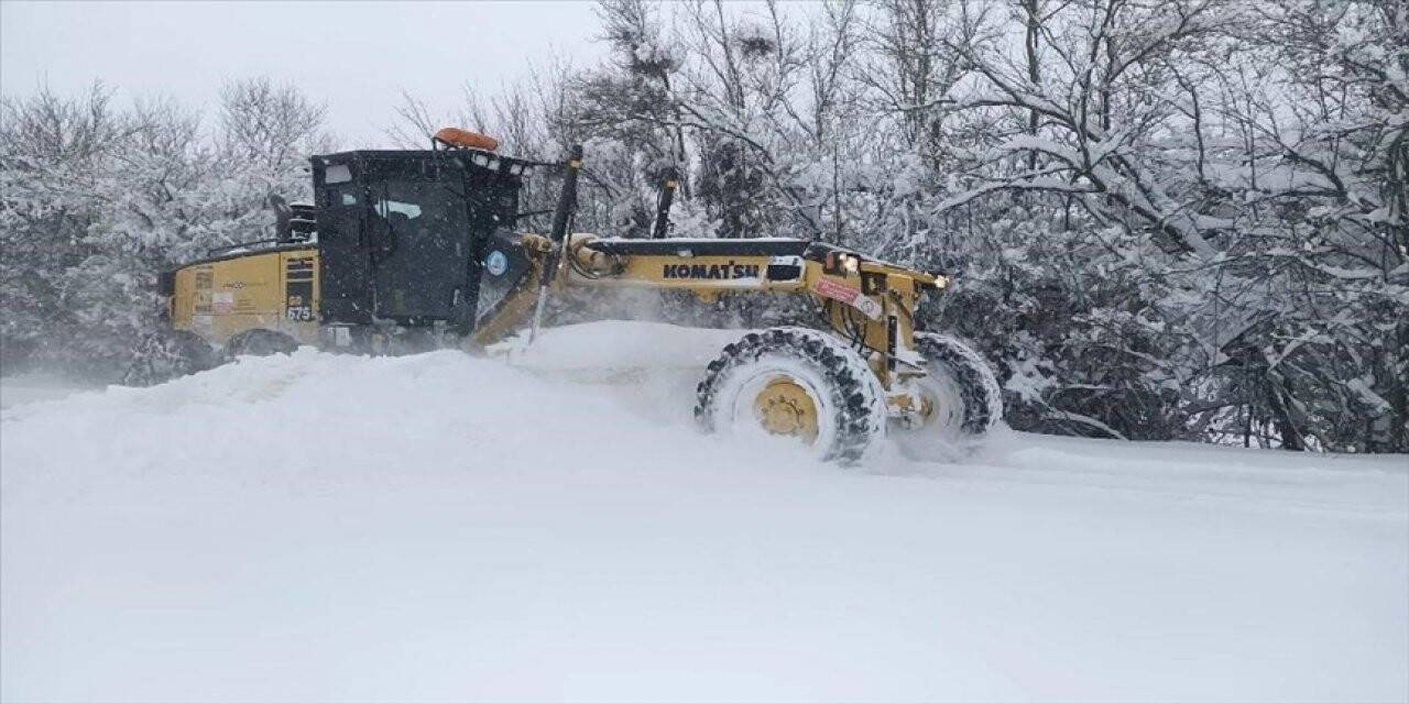 Kar yağışı nedeniyle 17 ilde 1921 yerleşim yerine ulaşım sağlanamıyor