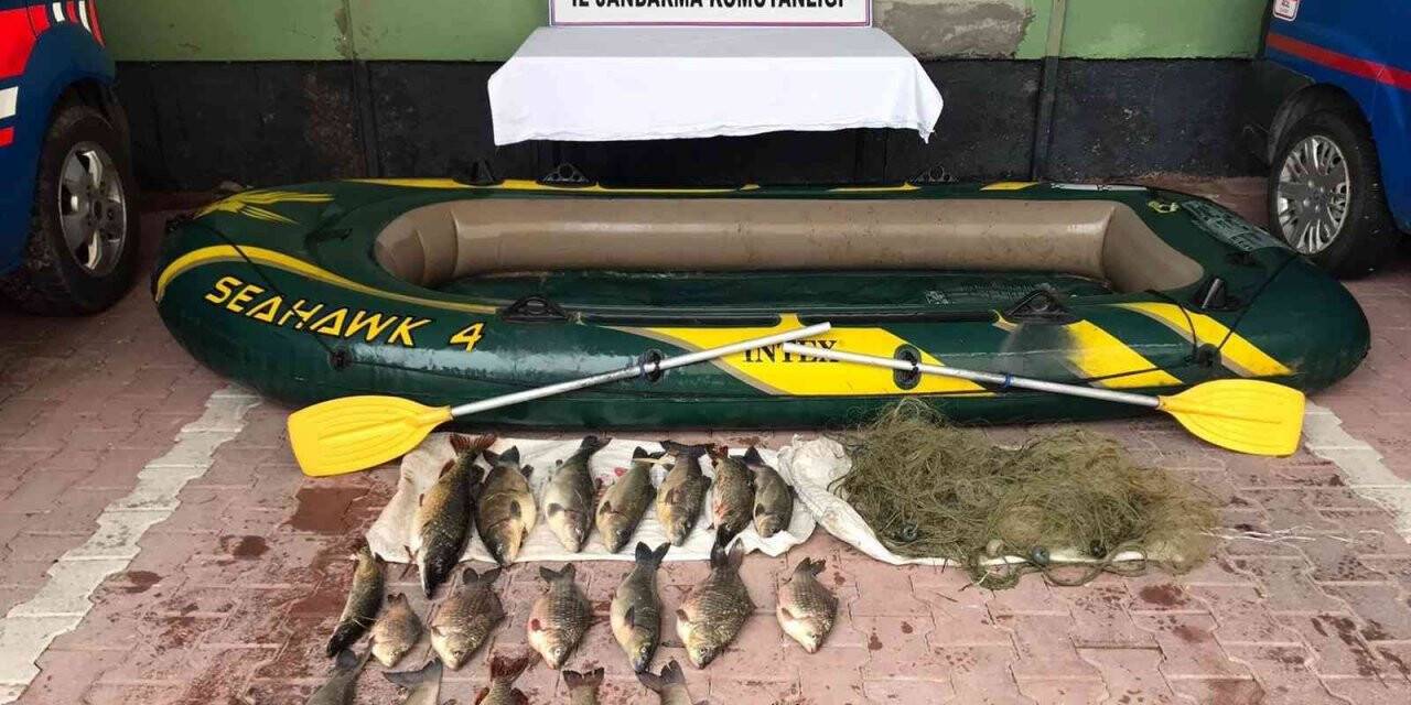 Kaçak balık avcıları yakalandı