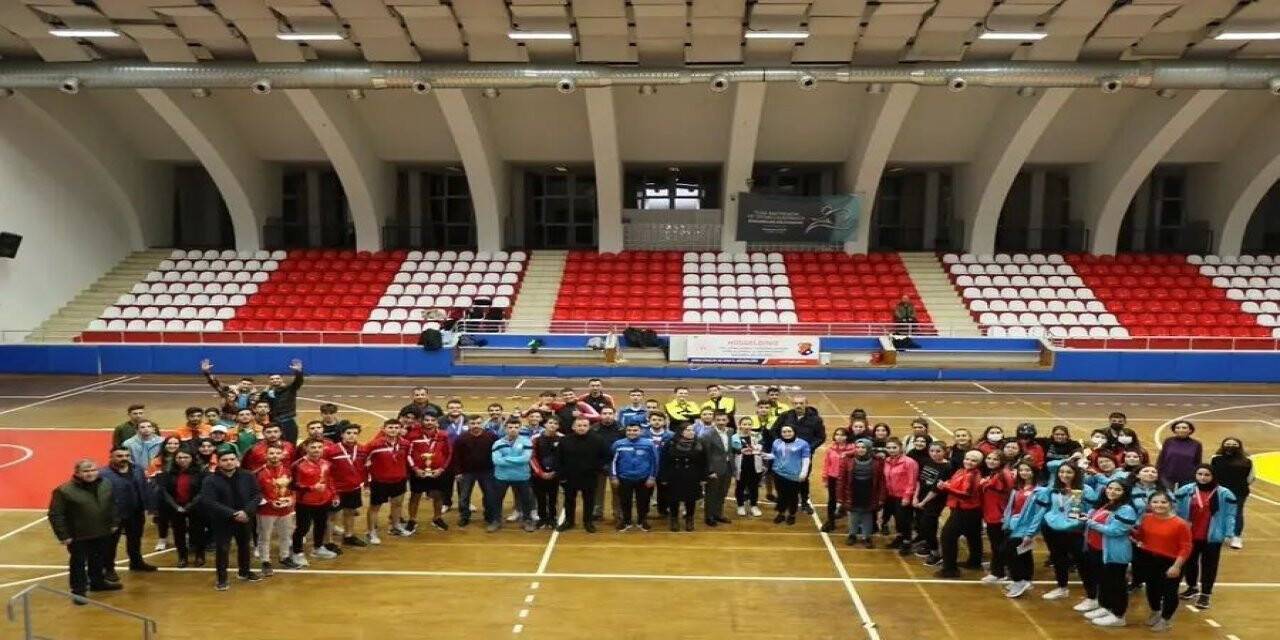 Aydın’da yurtlar arası masa tenisi turnuvası sona erdi