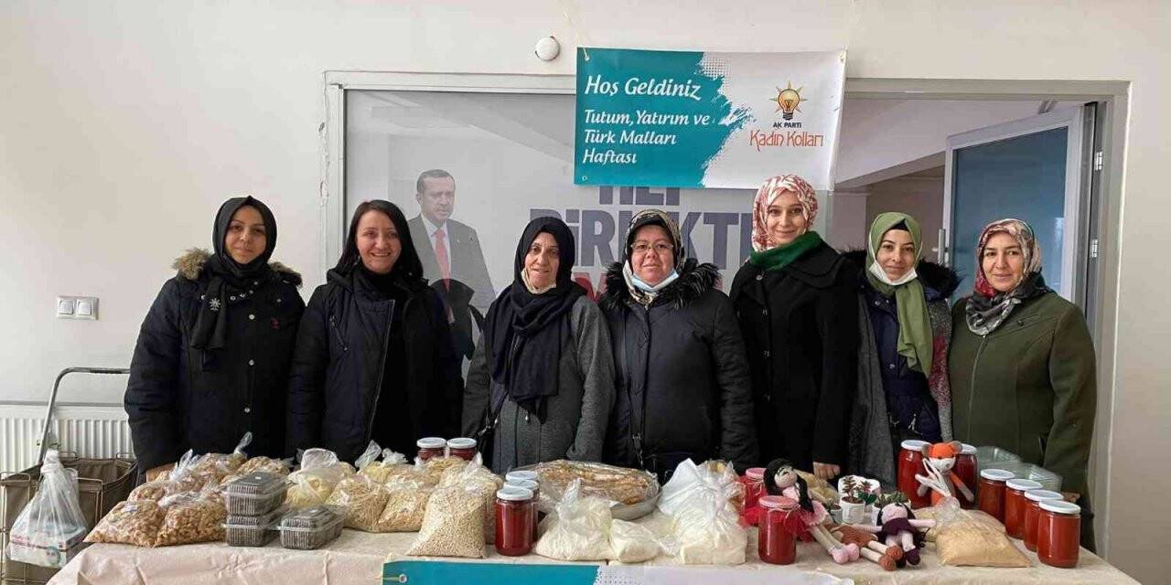 El emeği ürünlerin sergilendiği standı ziyaret etti