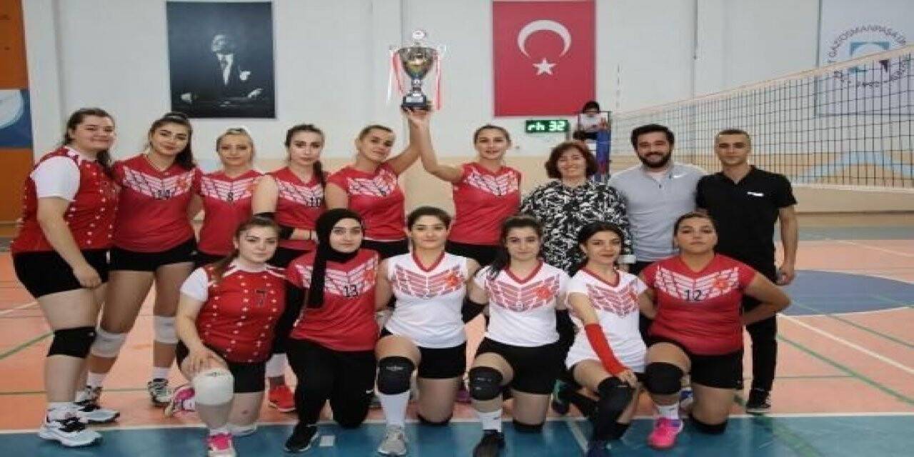 NEVÜ Kadın Voleybol Takımı 1. Lig’e Yükseldi