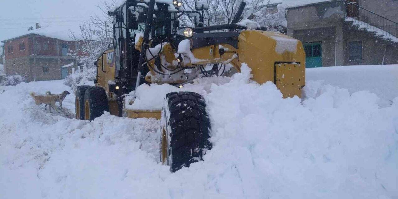 Kayseri’de 74 mahalle yolu ulaşıma açıldı