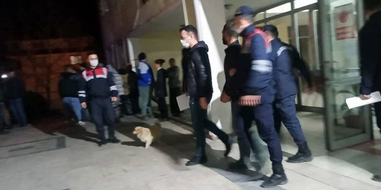 Kahvehane önünde gerginlik: 3 tutuklama
