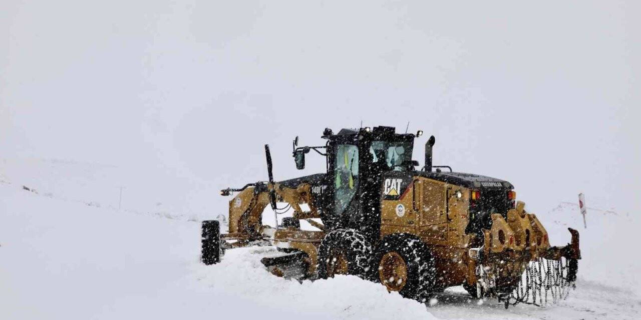Ağrı’da 69 köy yolu kar nedeniyle ulaşıma kapandı