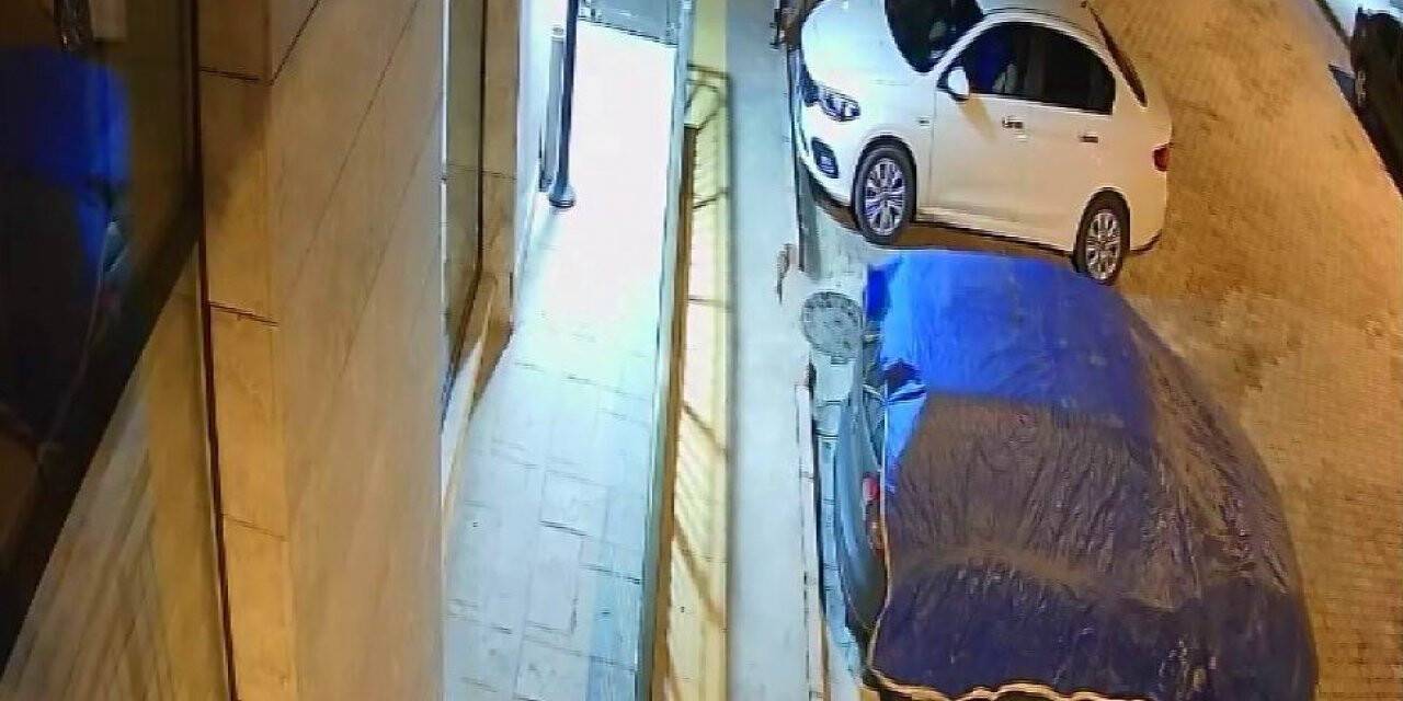 El arabasını iş yerinin önüne çektiler, ne var ne yok çalıp kaçtılar