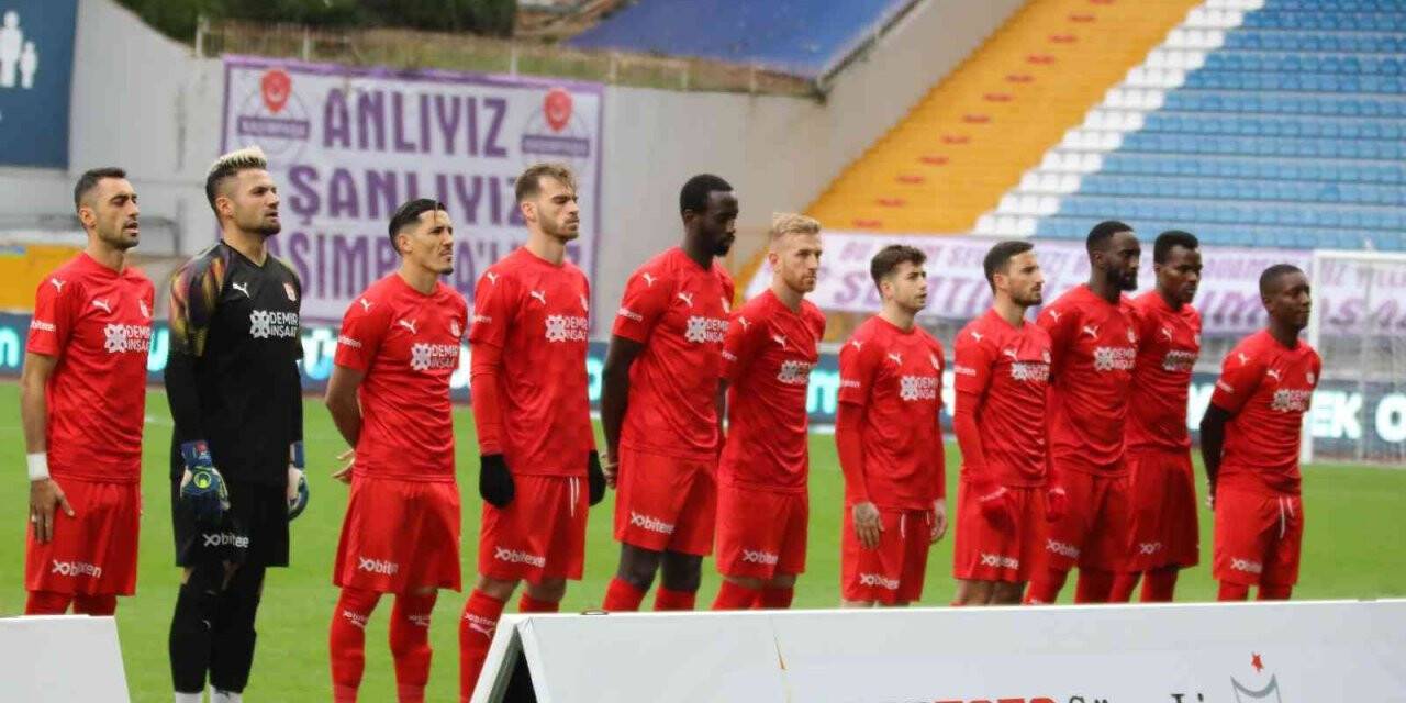 Sivasspor’da Fayçal ve Cofie, ceza sınırında