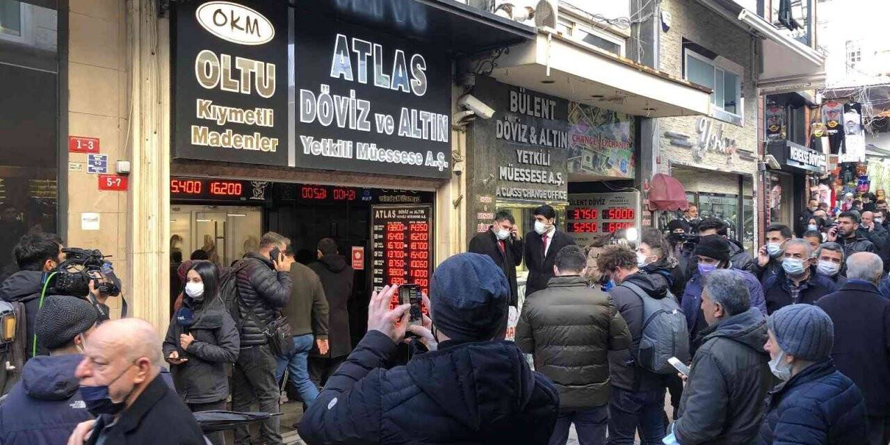 Dövizin düşmesiyle Kapalıçarşı’da yoğunluk oluştu