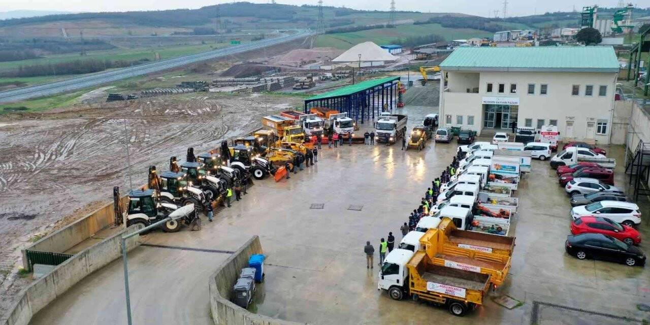 İzmit Belediyesi karla mücadeleye hazır