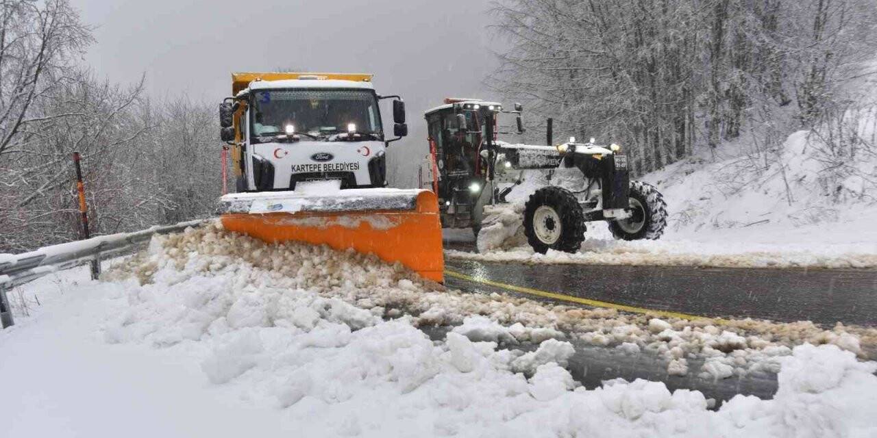 Kartepe Belediyesi ekipleri kar nöbetini sürdürüyor