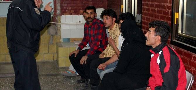 6 SURİYELİ ÇALDIKLARI PARALARLA YAKALANDI