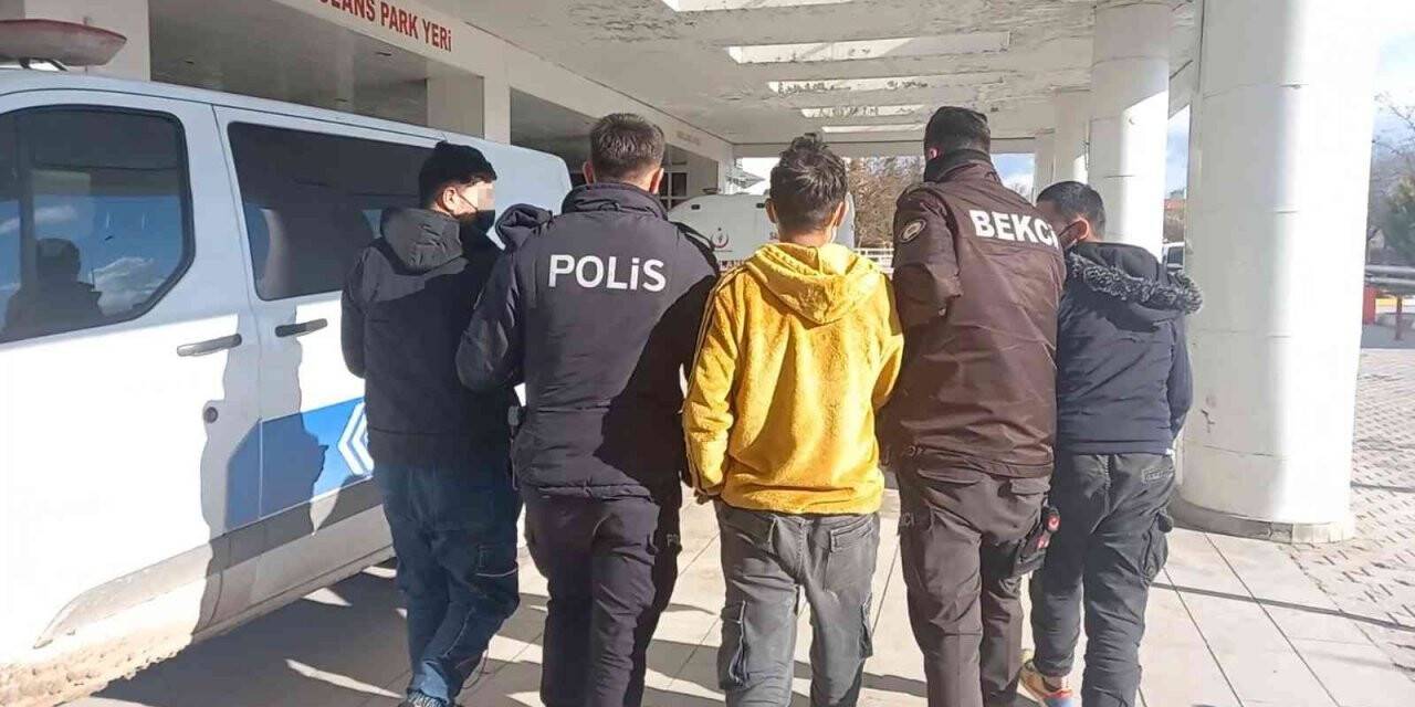 Yabancı uyruklu 3 şahıs, sahte kimlikle kilometrelerce yol kat etti: Yolculuk serüveni Kırıkkale’de son buldu