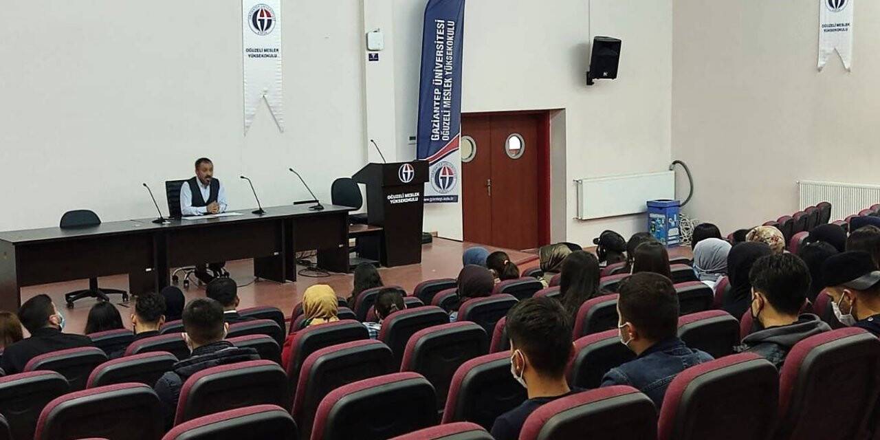 Üniversite öğrencilerine kişisel verileri korunması anlatıldı