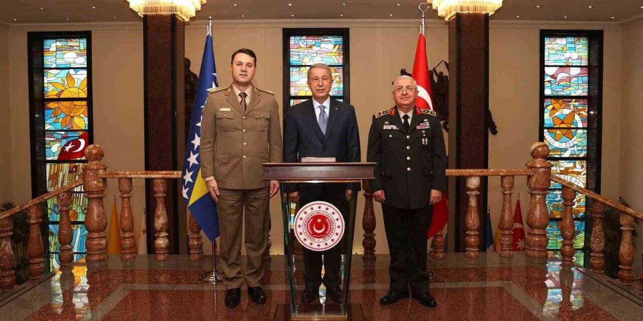 Milli Savunma Bakanı Akar, Bosna Hersek Genelkurmay Başkanı Masovic’i kabul etti