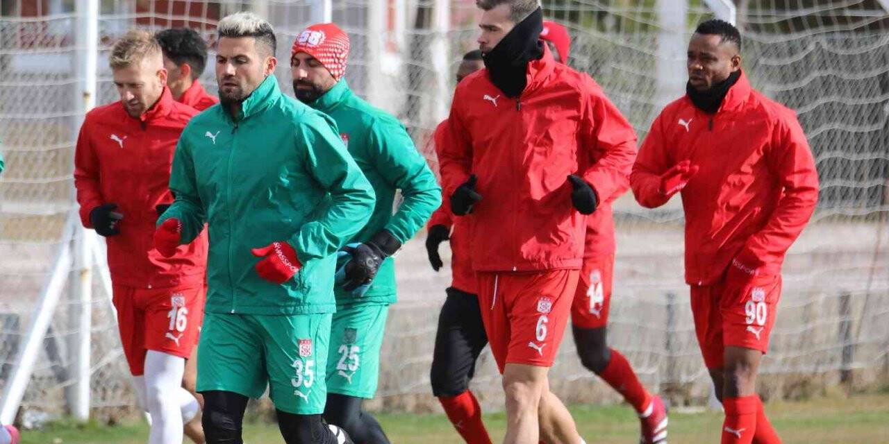 Sivasspor, Çaykur Rizespor maçının taktiğini çalıştı