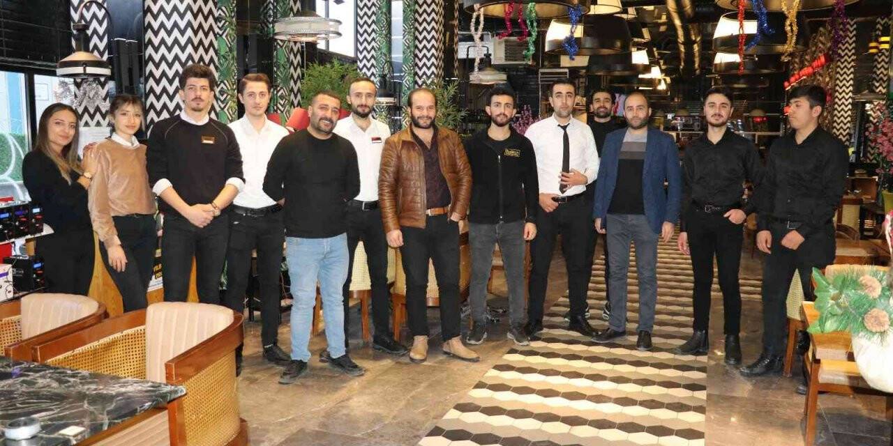 Luxury Balkon Kafe yılbaşı hazırlıklarını tamamladı