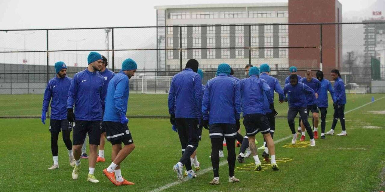 Çaykur Rizespor, Sivas deplasmanı için yola çıktı