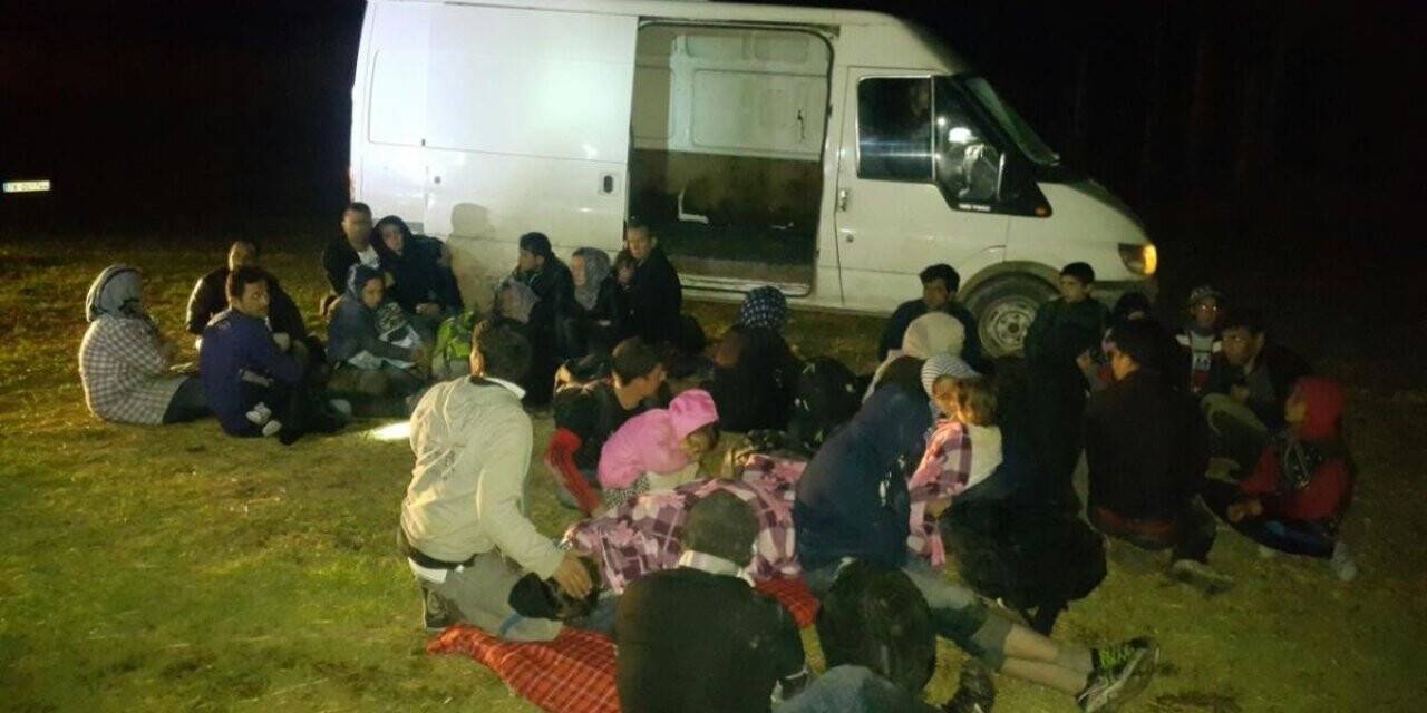 Iğdır’da göçmen kaçakçılığı: 118 düzensiz göçmen yakalandı