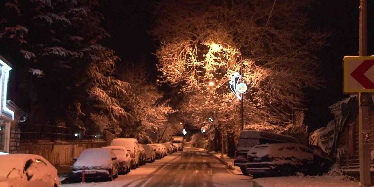 İstanbul’da yüksek kesimler beyaza büründü