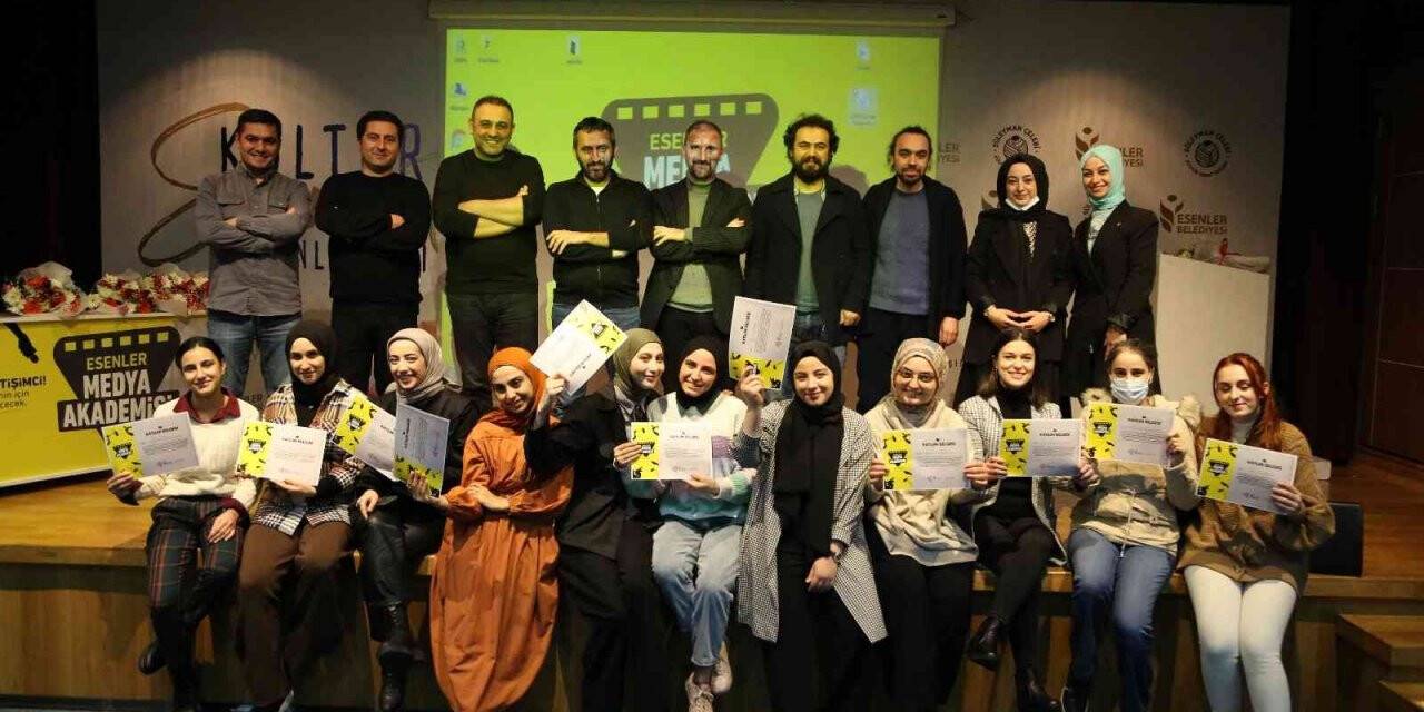 Esenler Medya Akademisi final yaptı, genç iletişimciler mezun oldu