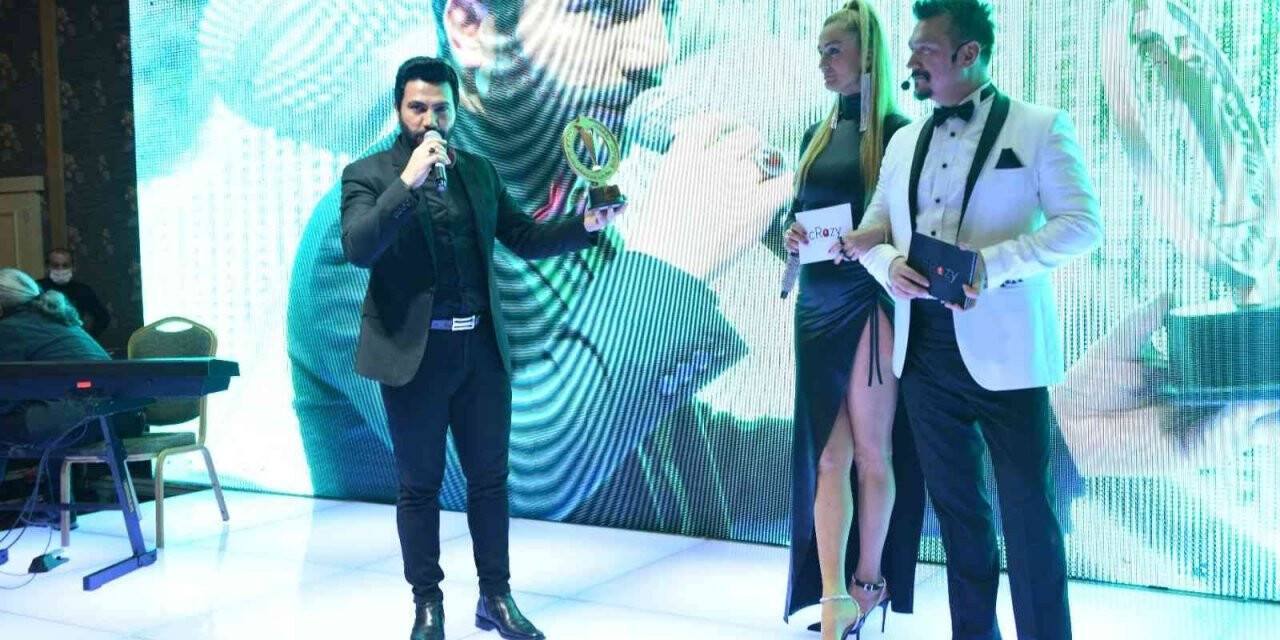 Oltulu sanatçı Akbulut Fantazi Müzik dalında ödül aldı