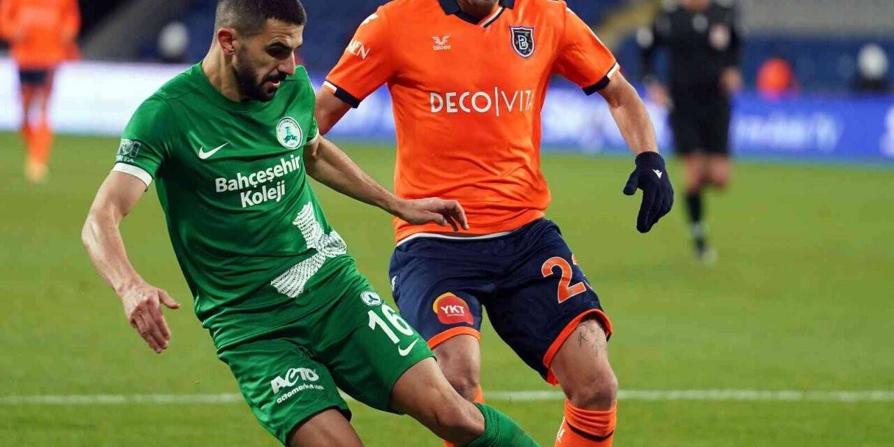 Spor Toto Süper Lig: Medipol Başakşehir: 1 - GZT Giresunspor: 1 (İlk yarı)