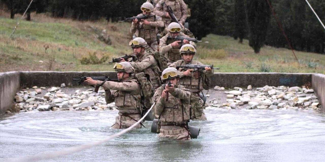 Jandarma komandoların nefes kesen eğitimi
