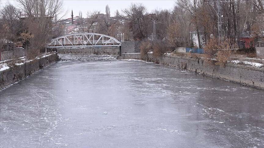 Doğu'da gece termometreler sıfırın altını gösterdi