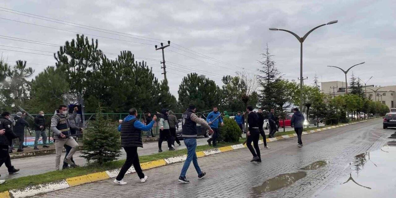 Savaş alanını andıran taraftarların kavgasında ceza yağdı