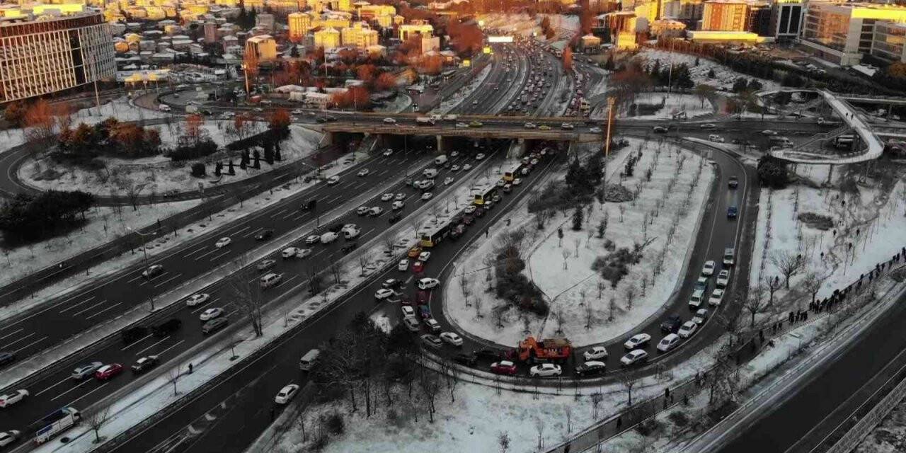 Karın yağmasıyla beyaza bürünen Beykoz havadan görüntülendi