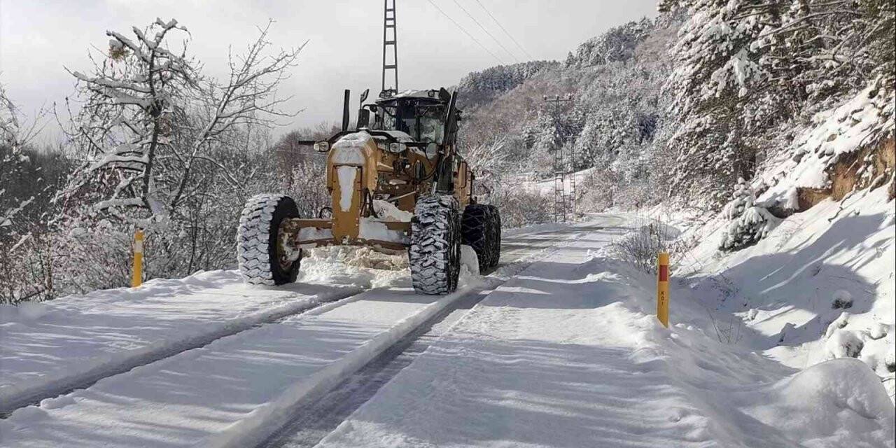 Karabük’te 141 köy yolu ulaşıma kapandı