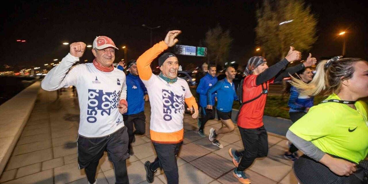 İzmirliler en uzun gecede koştu
