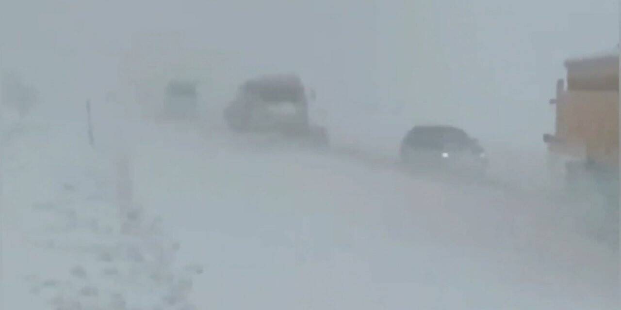 Karayolları ekiplerinin kar mesaisi