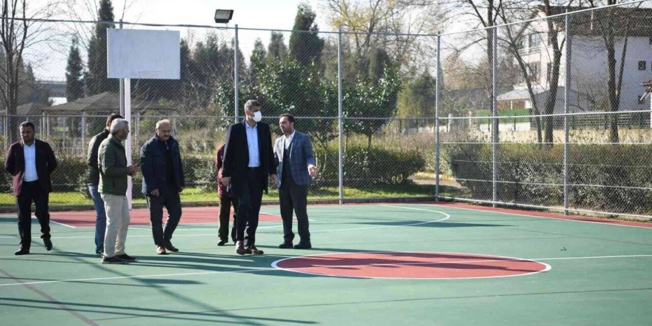 Kartepe’de spor sahaları yenileniyor