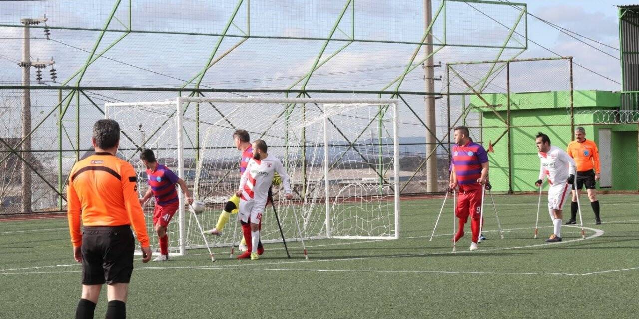 Gebze ampute ekibinden 3-1’lik galibiyet