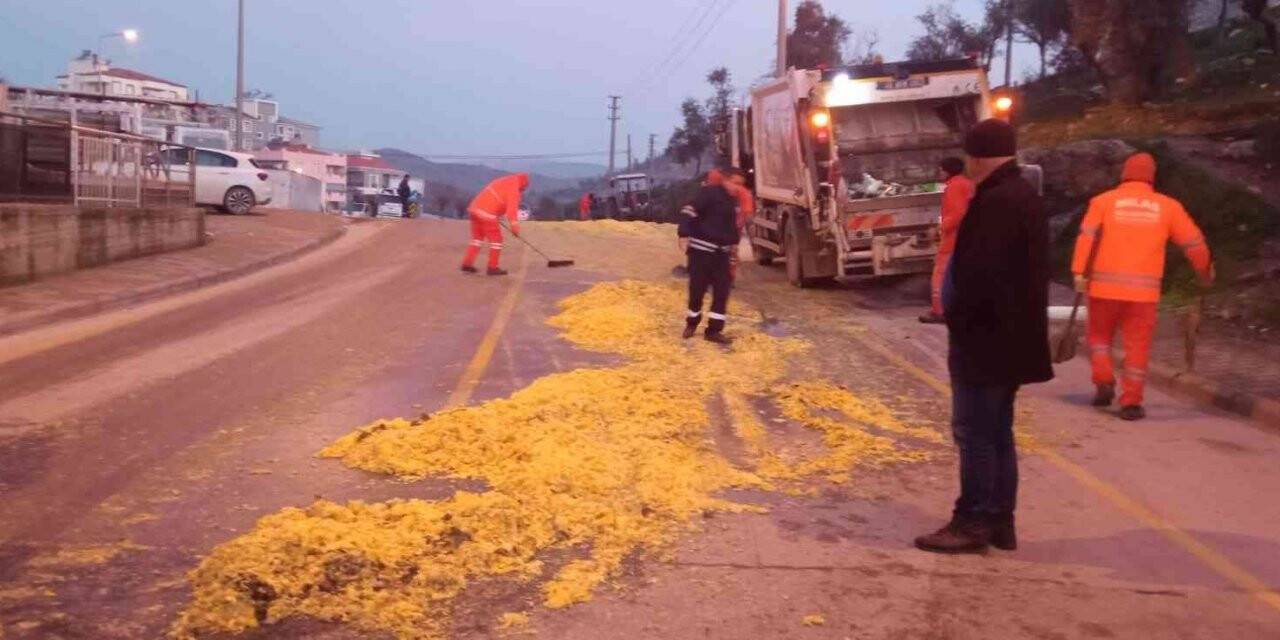 Yola dökülen meyve püresi tehlike oluşturdu