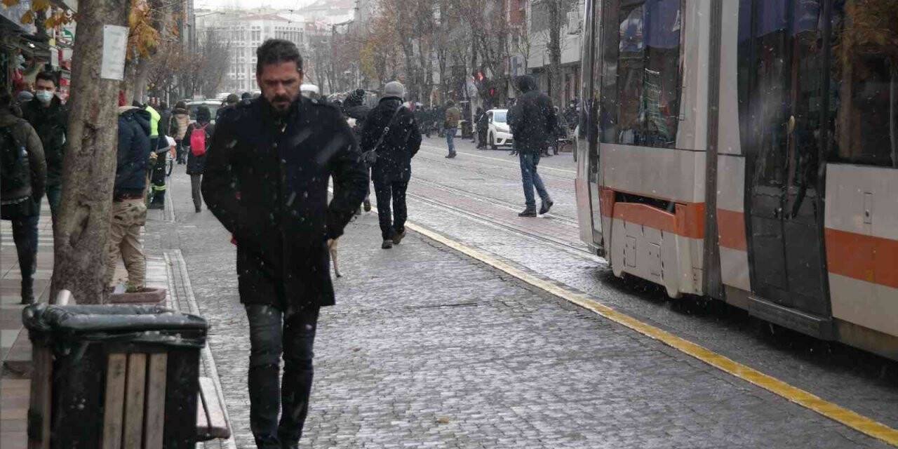 Eskişehir’de hava sıcaklığı sıfırın altına düştü