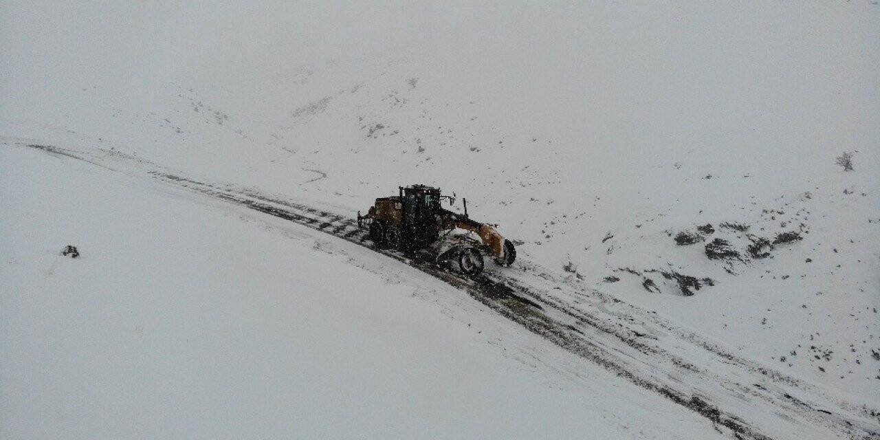 Ağrı’da 237 köy yolu kar nedeniyle ulaşıma kapandı