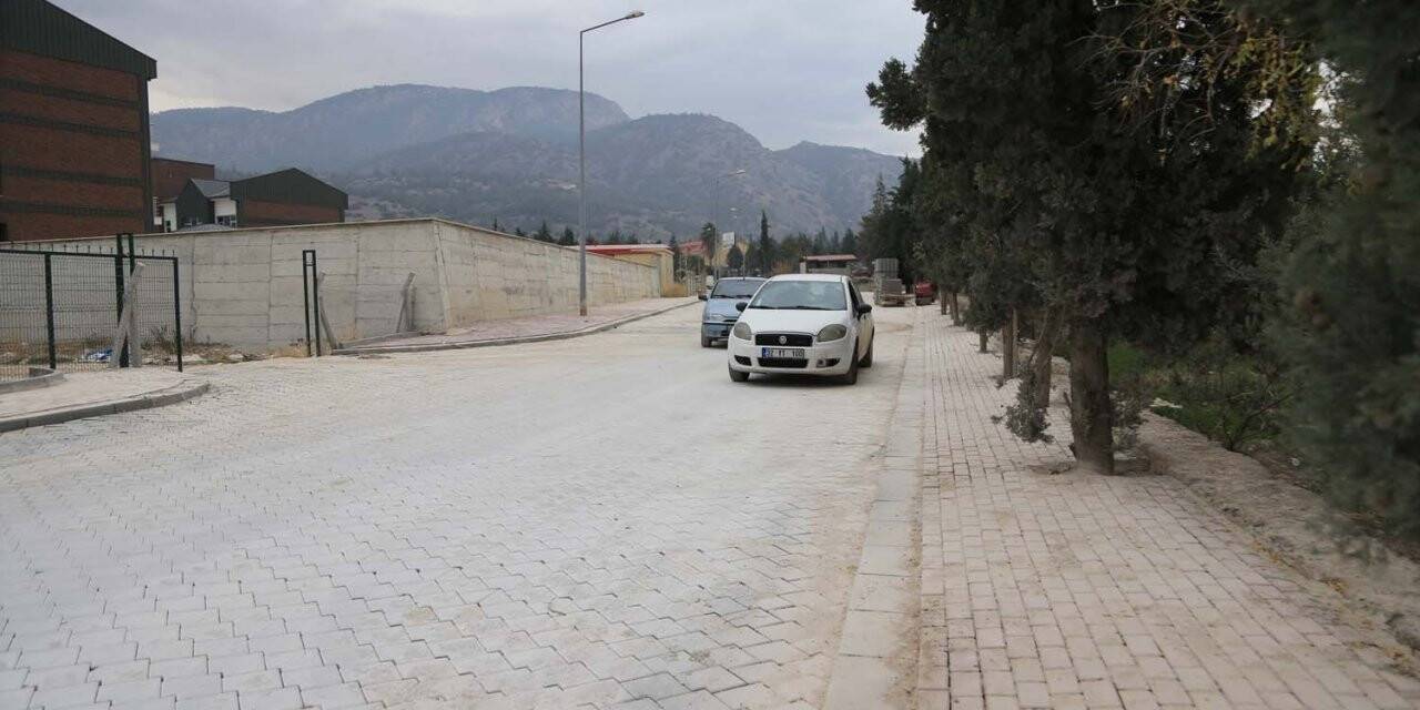 Mahallelere kilit parke çalışmaları devam ediyor