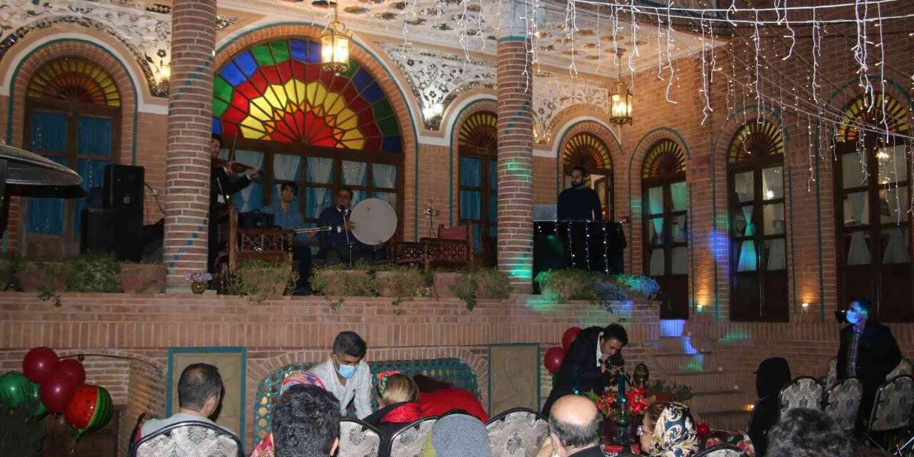 İranlılar yılın en uzun gecesi ‘Şeb-i Yelda’yı coşkuyla kutladı