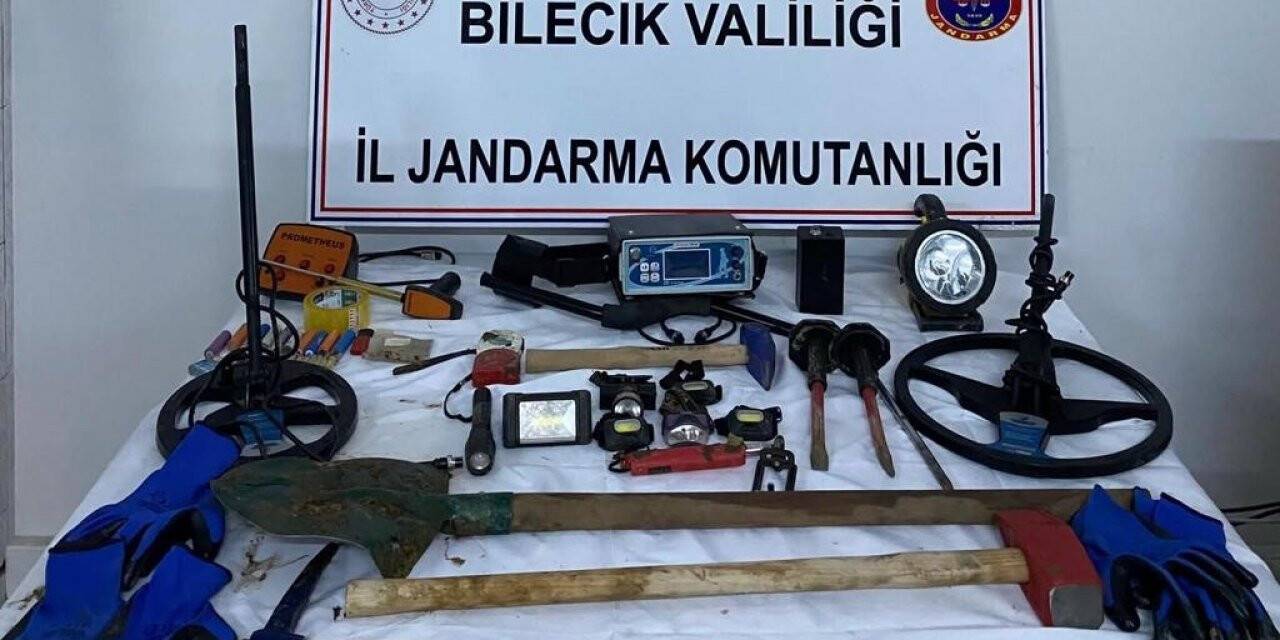 Bilecik’te define avcılarını jandarma suçüstü yaptı