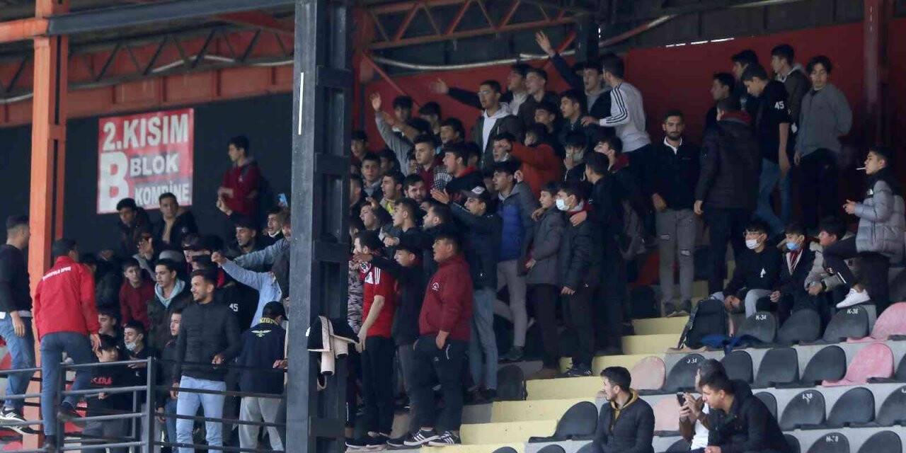 Eski futbolcusundan Turgutluspor’a bilet desteği