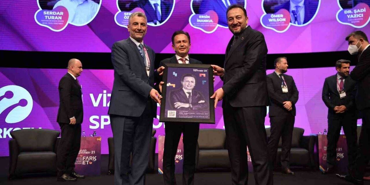 Tuzla Belediye Başkanı Dr. Yazıcı ‘Vizyoner’21 Zirvesi’ne katıldı