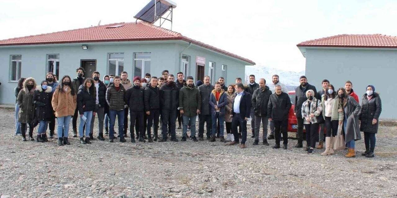 Giresun Üniversitesi öğrencileri Erzincan’da bulunan kan analiz laboratuvarını inceledi