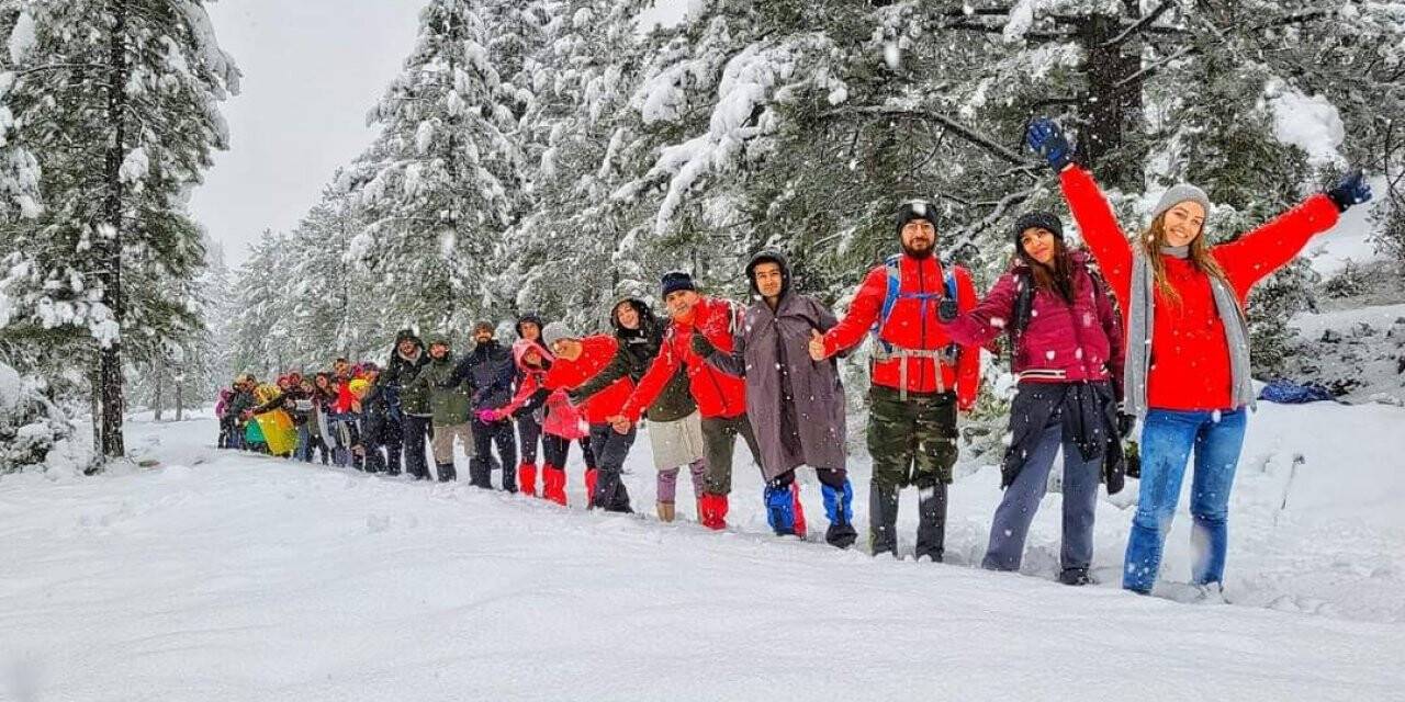 Doğaseverler kar yürüyüşünde buluştu